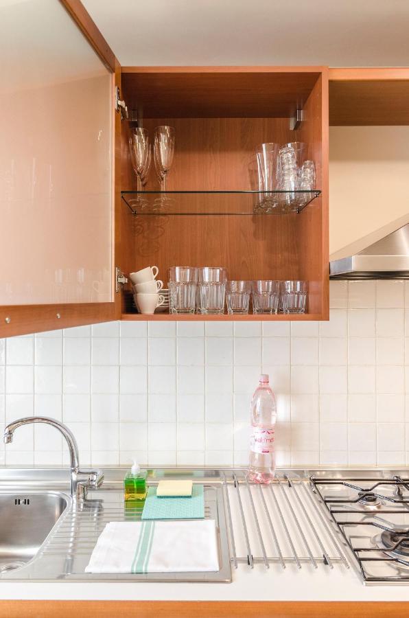 Flat 13: Elegante E Luminoso Con Terrazzo Privato Apartment Болоня Екстериор снимка